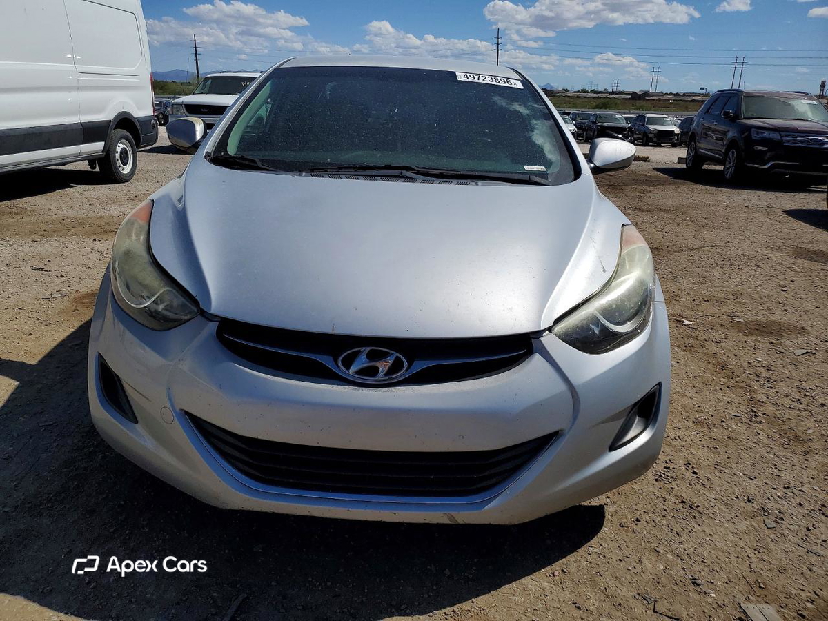 Hyundai Elantra 2012