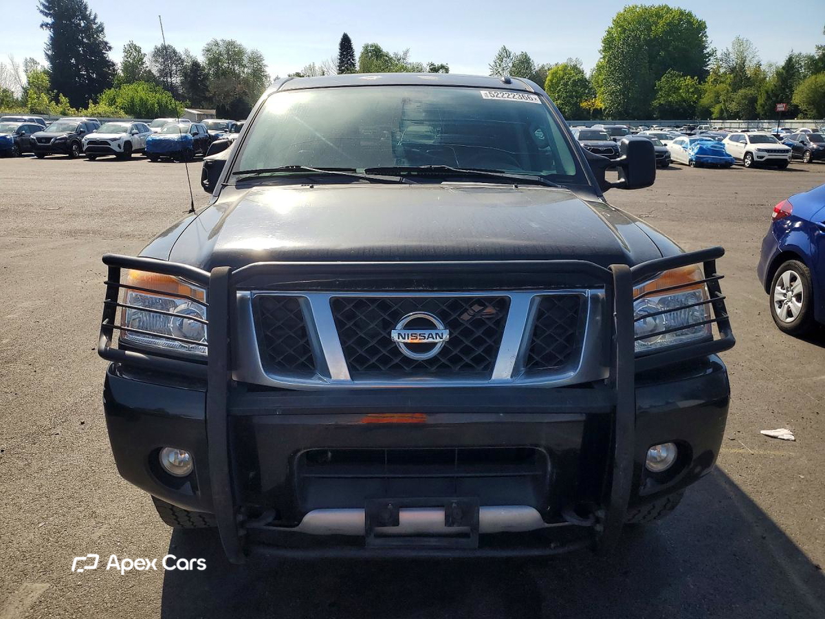 Nissan Titan 2015