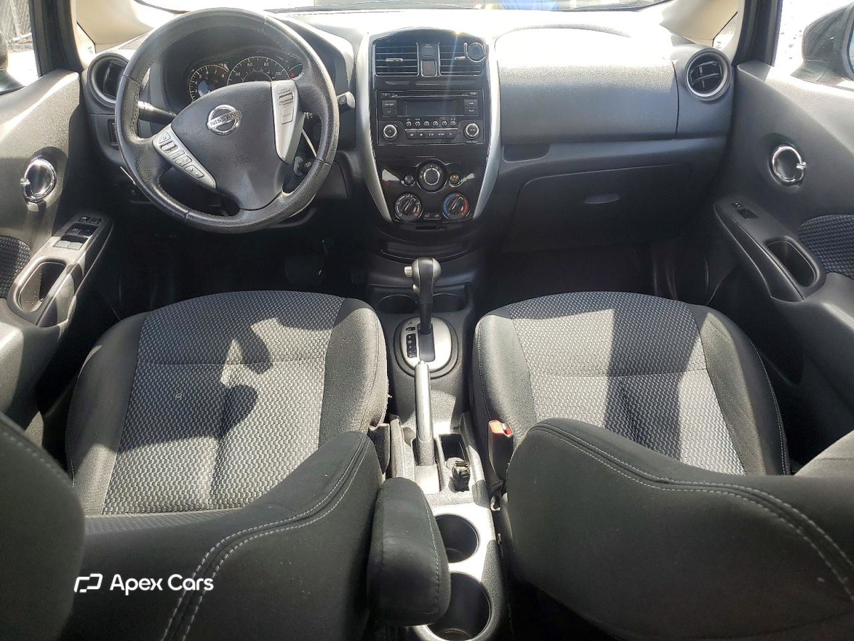Nissan Versa 2015
