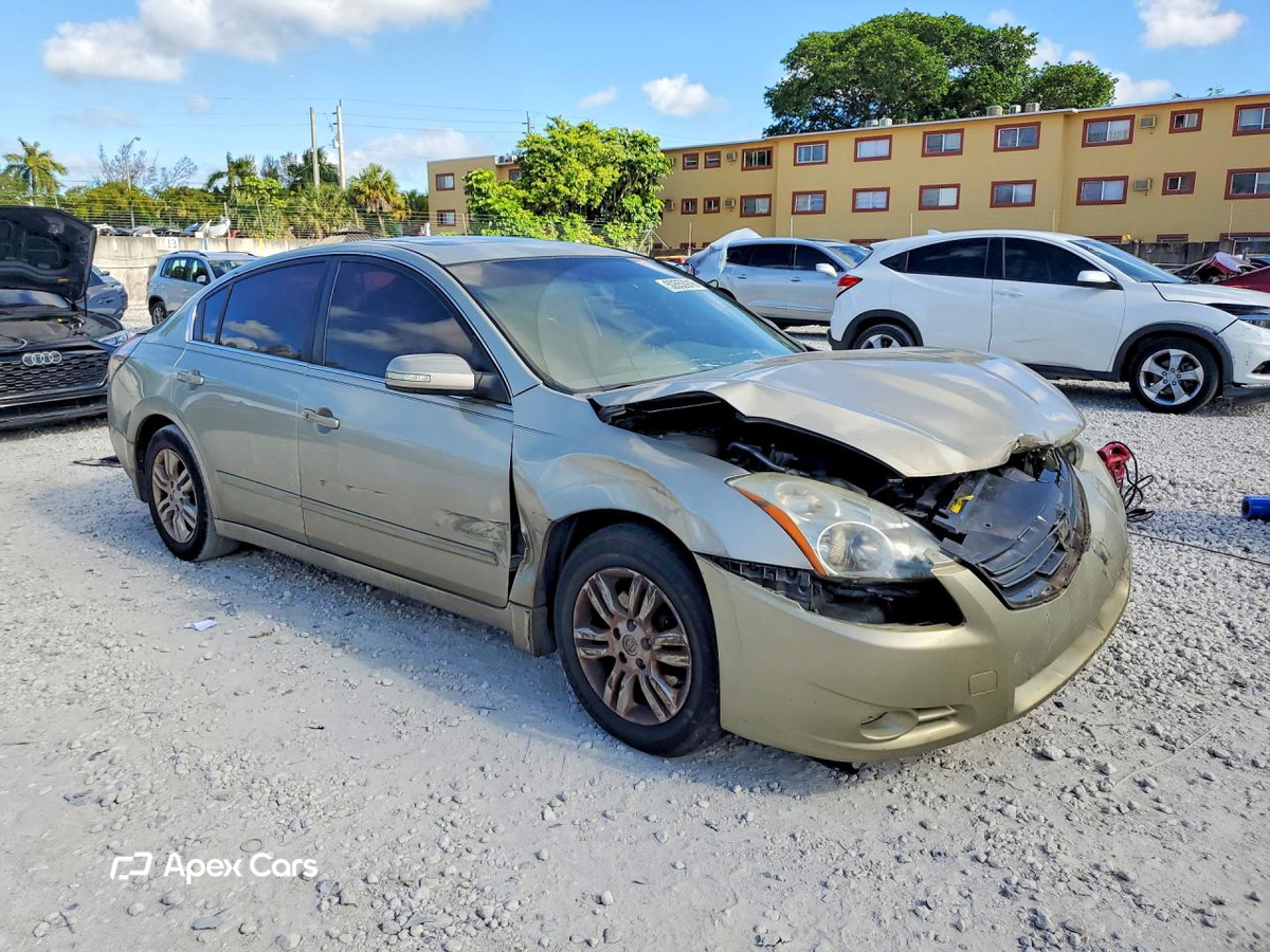Nissan Altima 2010