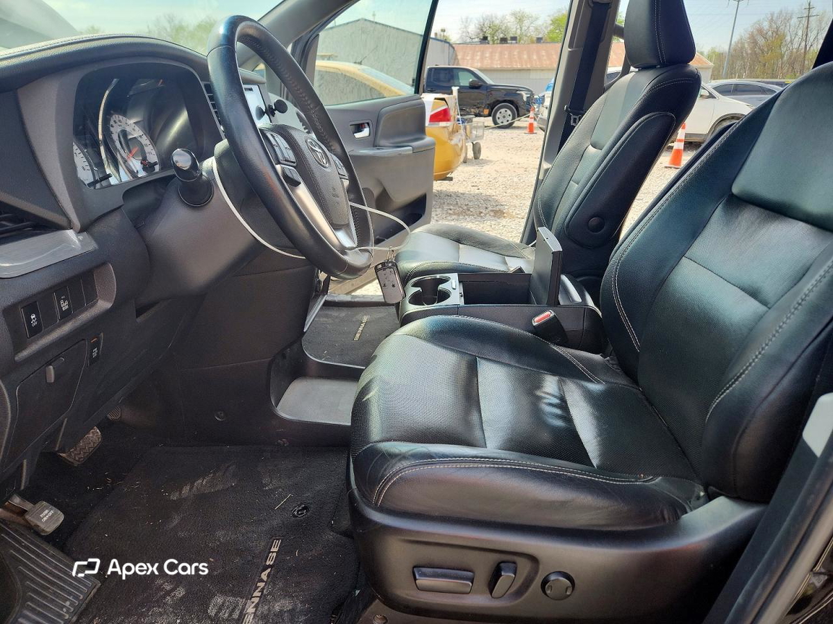 Toyota Sienna 2015