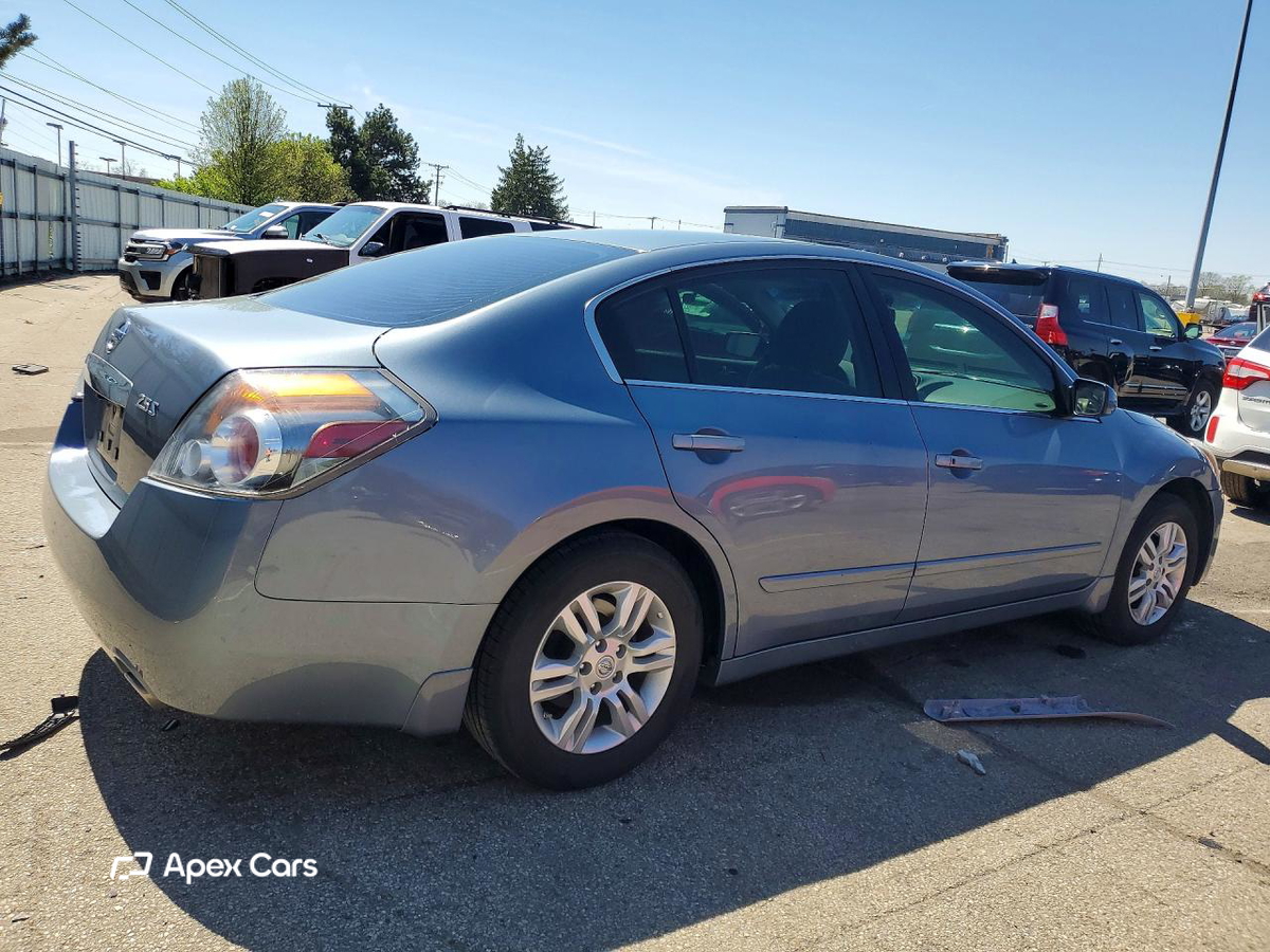 Nissan Altima 2012