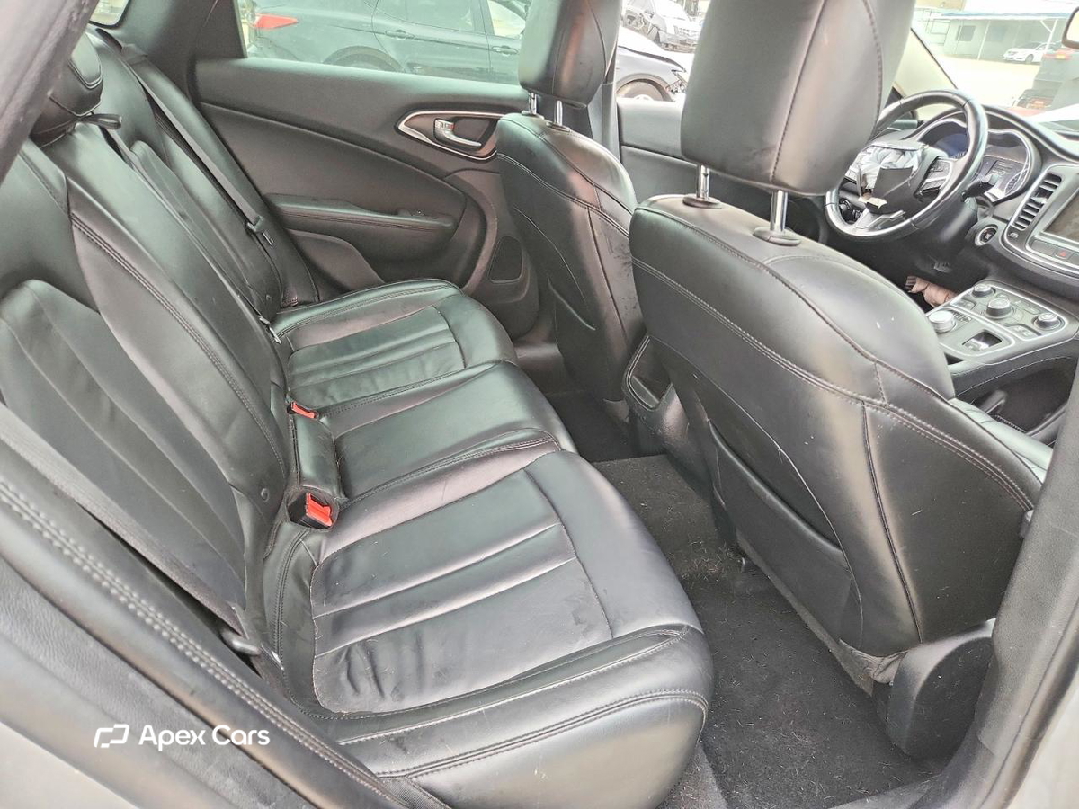 Chrysler 200 2016