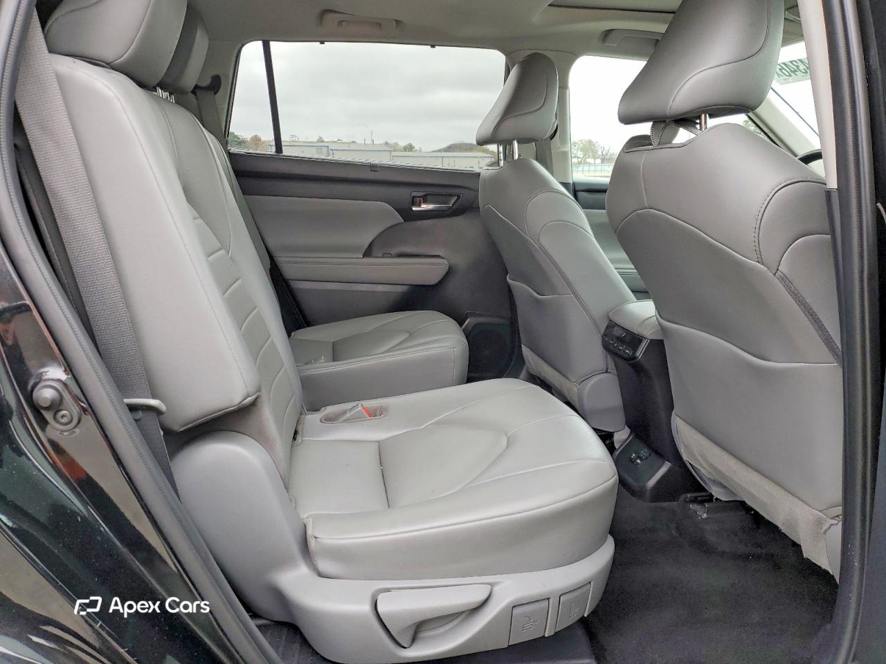 Toyota Highlander 2021