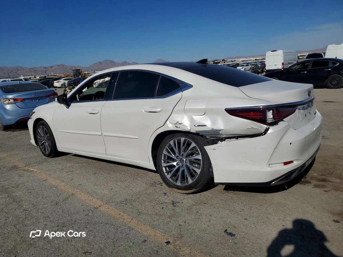 Lexus ES 2019