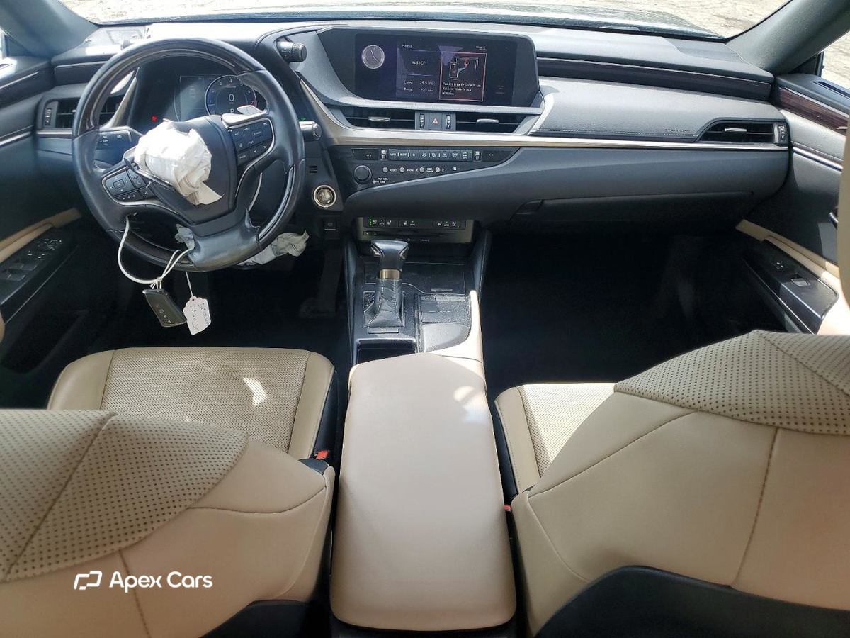 Lexus ES 2020