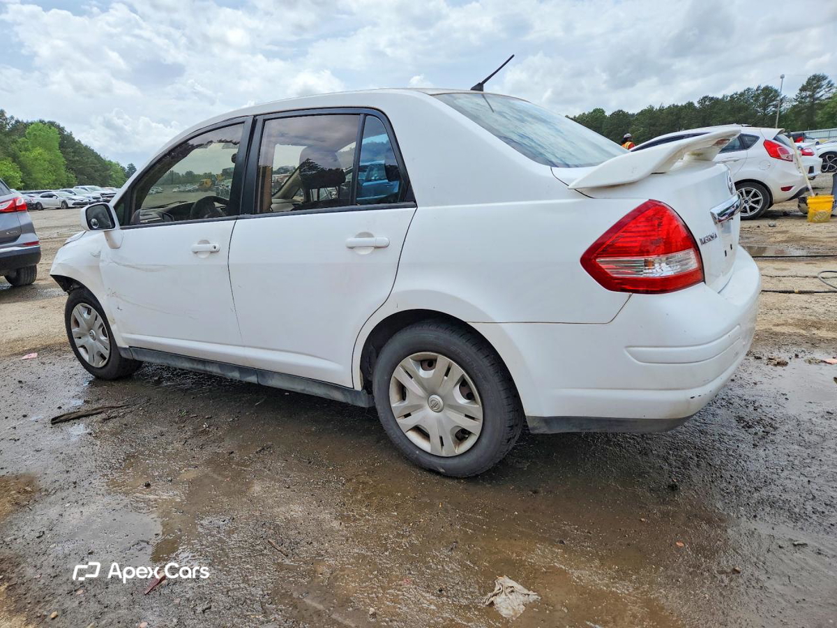 Nissan Versa 2011