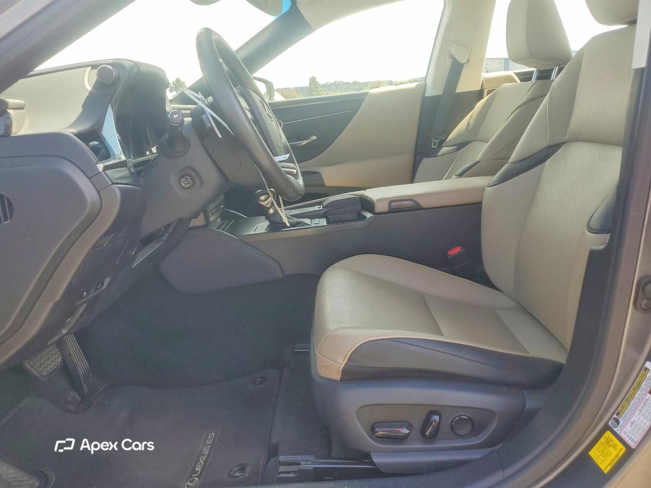 Lexus ES 2020