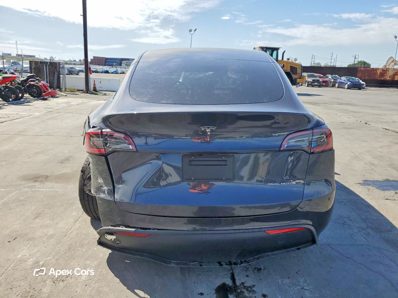 Tesla Model Y 2024