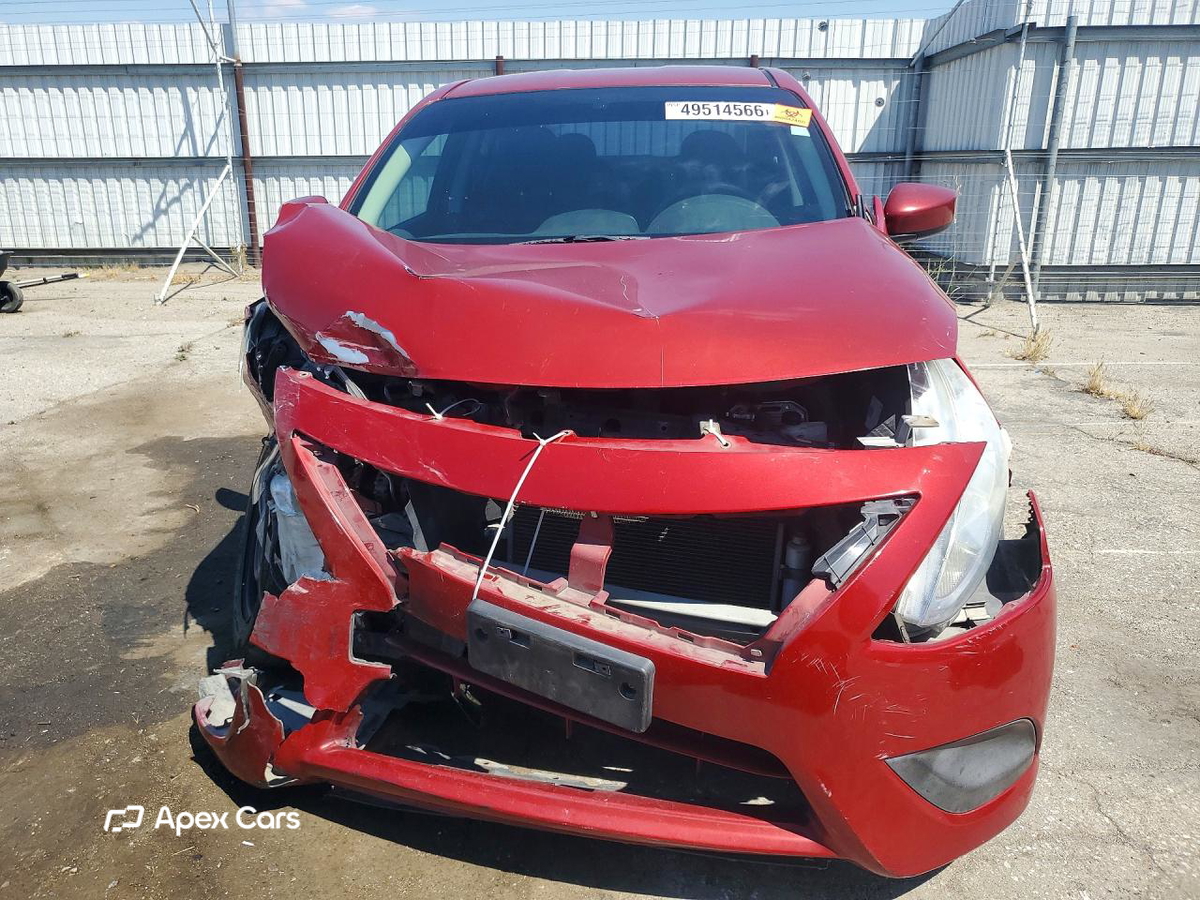 Nissan Versa 2015