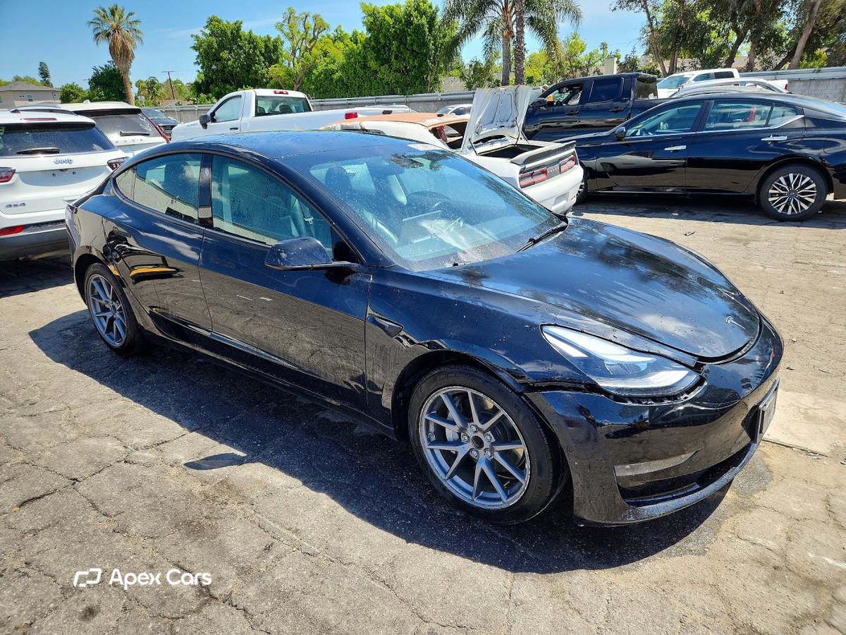 Tesla Model 3 2022