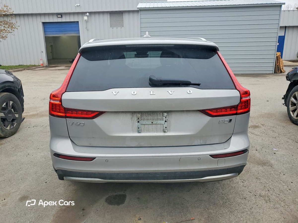 Volvo V60 2025
