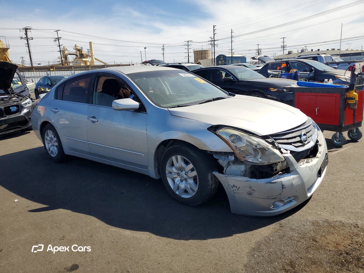 Nissan Altima 2012