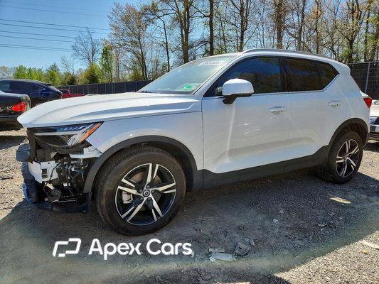 Volvo XC40 2025 - Image 1 of 13