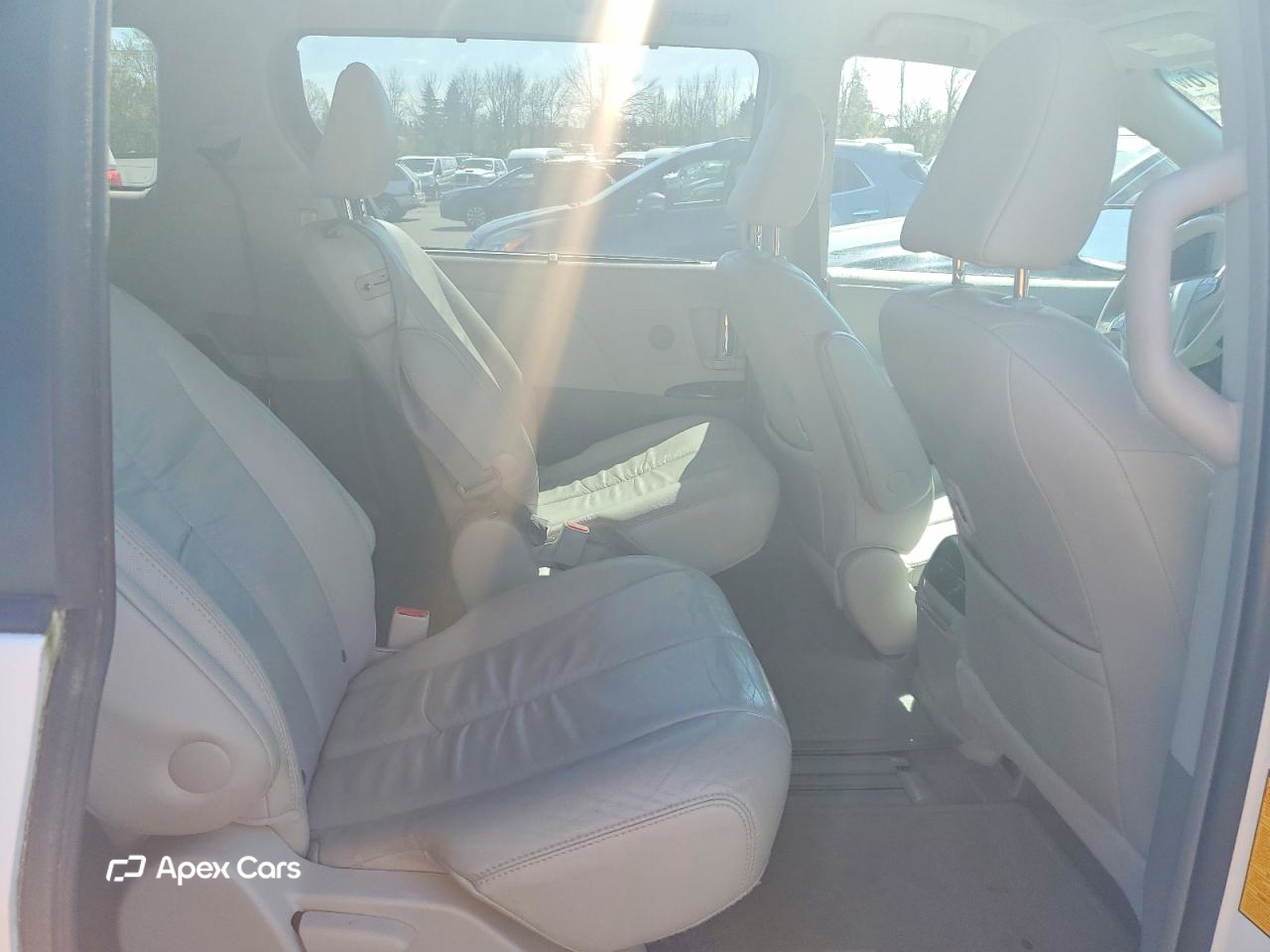 Toyota Sienna 2011