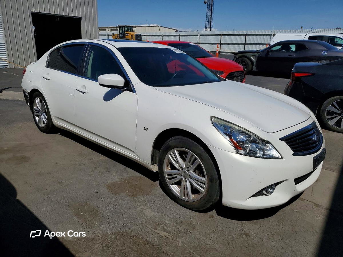 Infiniti Q40 2015