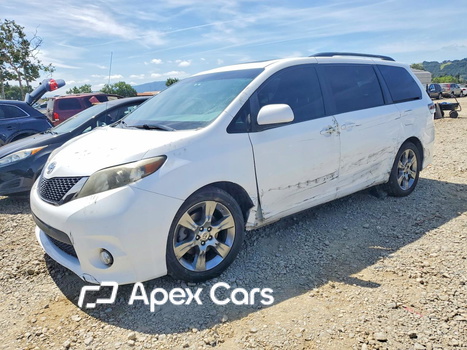 Toyota Sienna 2011 - Image 1 of 13