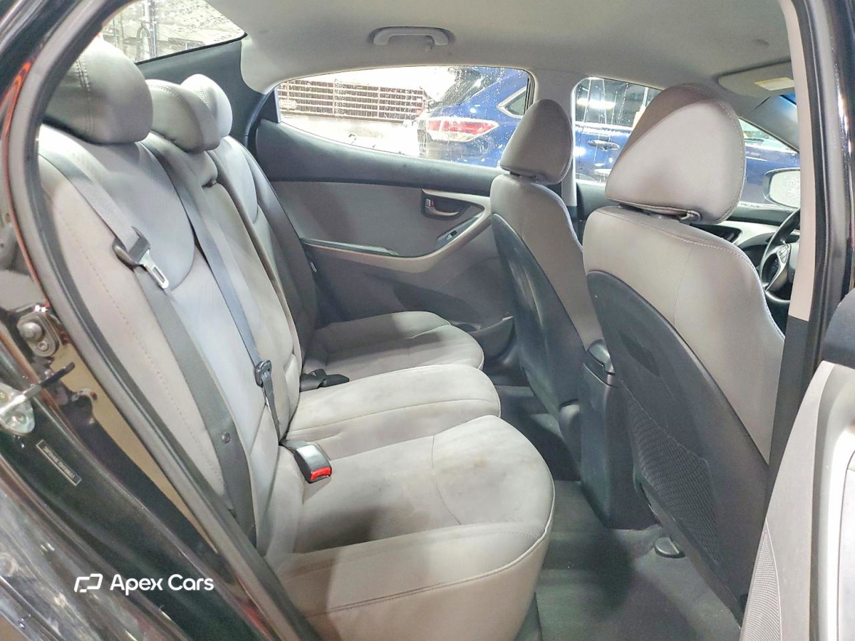 Hyundai Elantra 2013