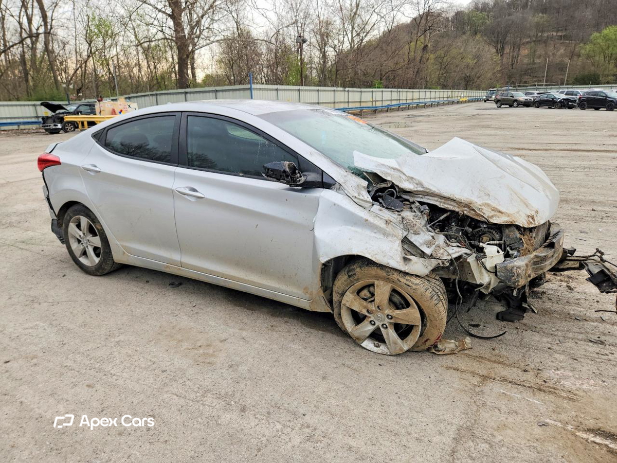Hyundai Elantra 2012