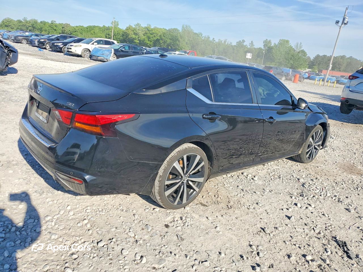 Nissan Altima 2021
