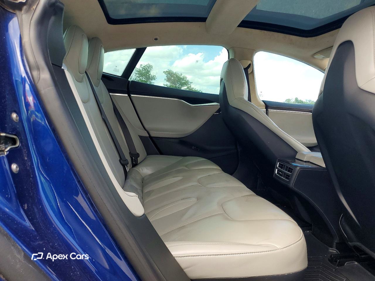 Tesla Model S 2015