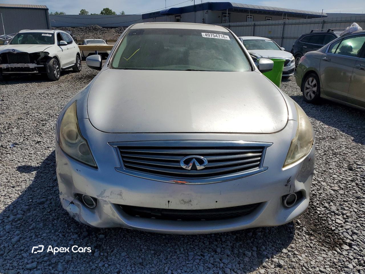 Infiniti G 2011
