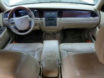 Lincoln Town Car 2010