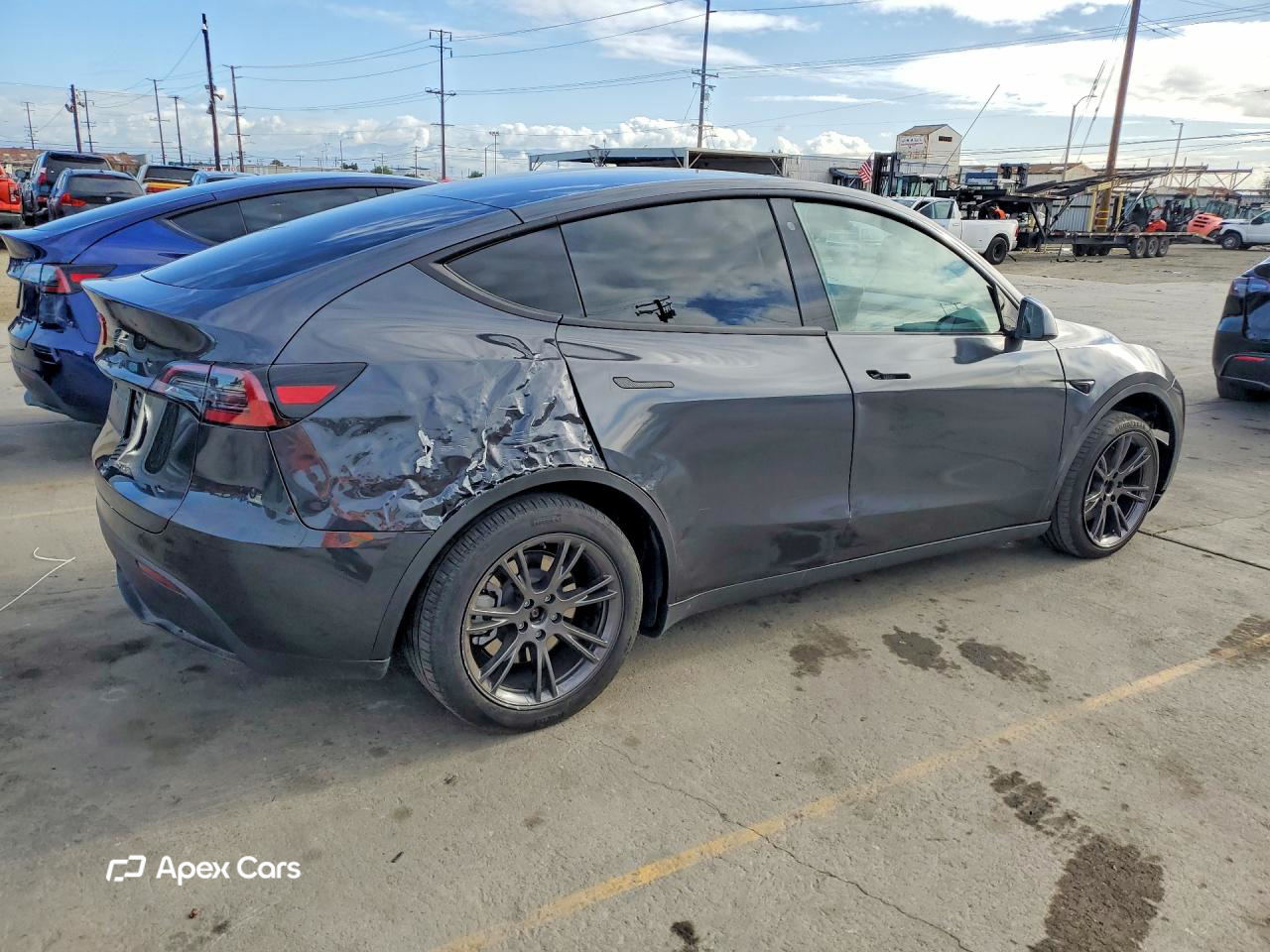 Tesla Model Y 2025