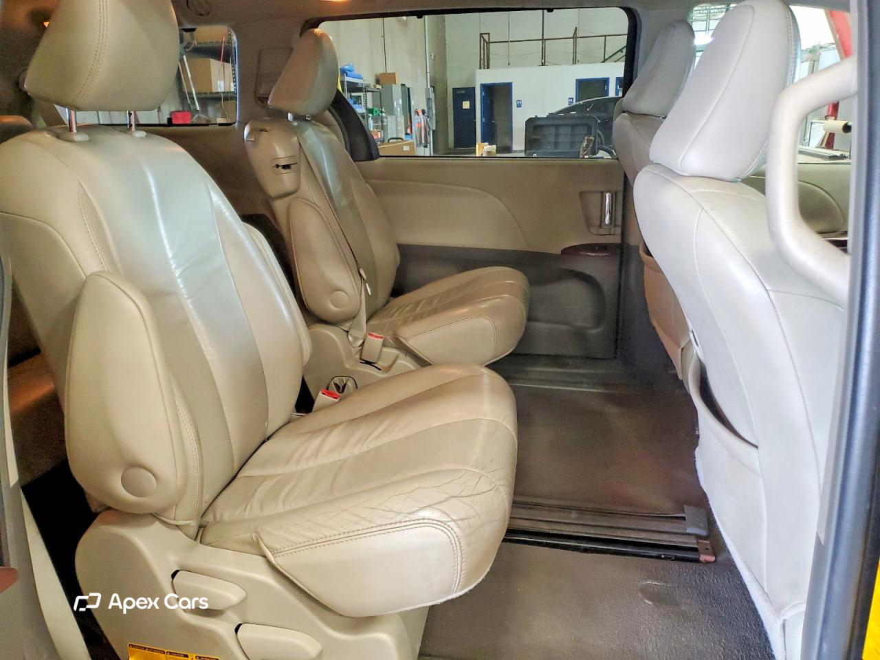 Toyota Sienna 2011