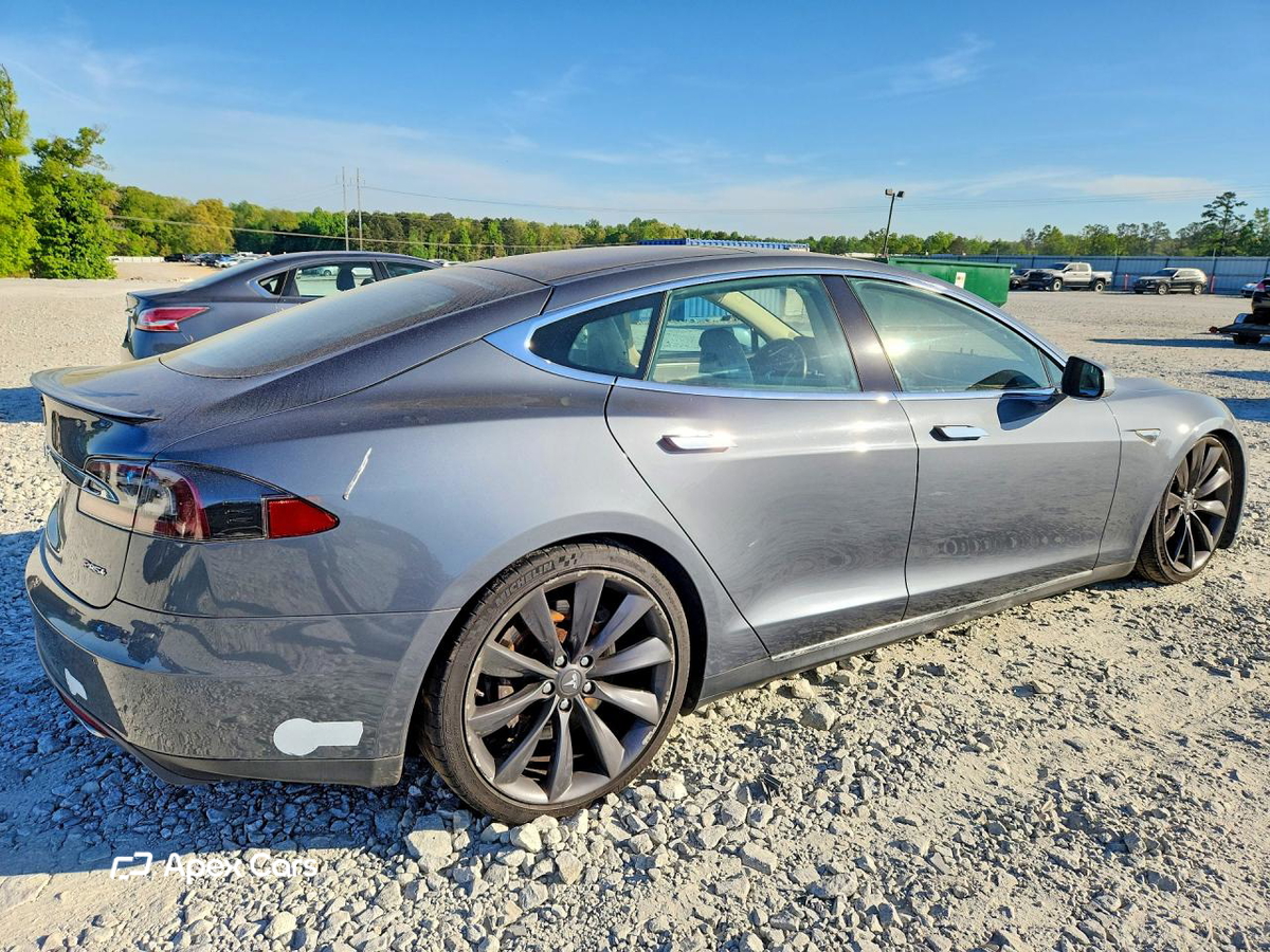 Tesla Model S 2013