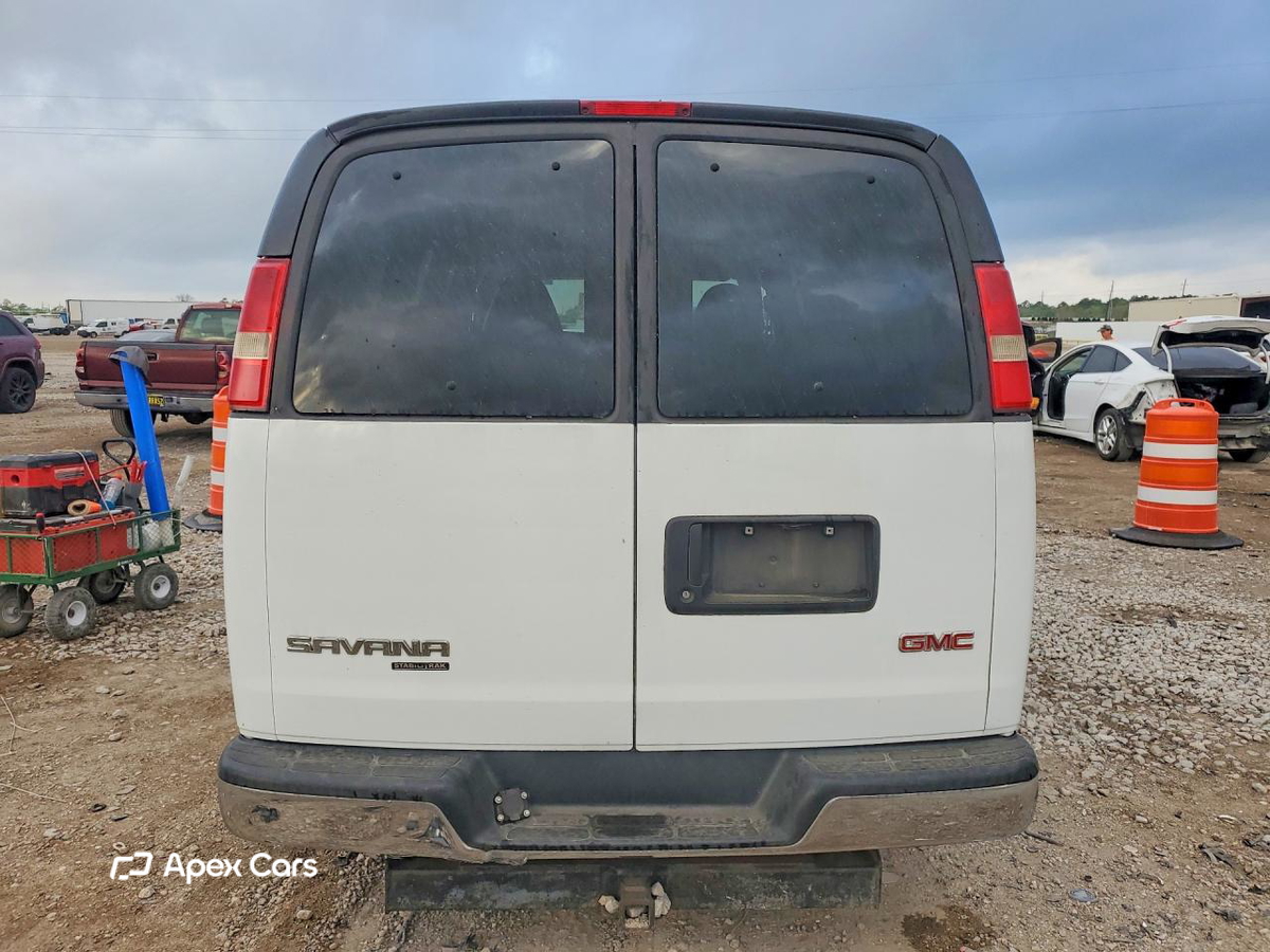 GMC Savana 2012