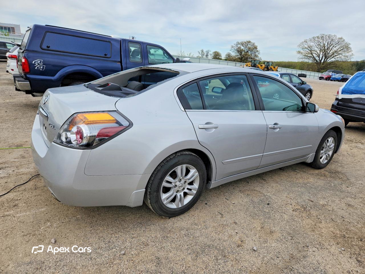 Nissan Altima 2010