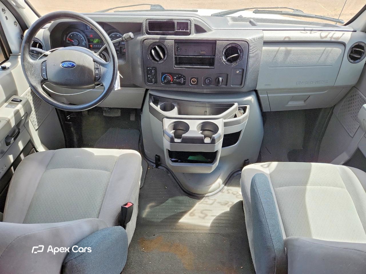 Ford Econoline 2010