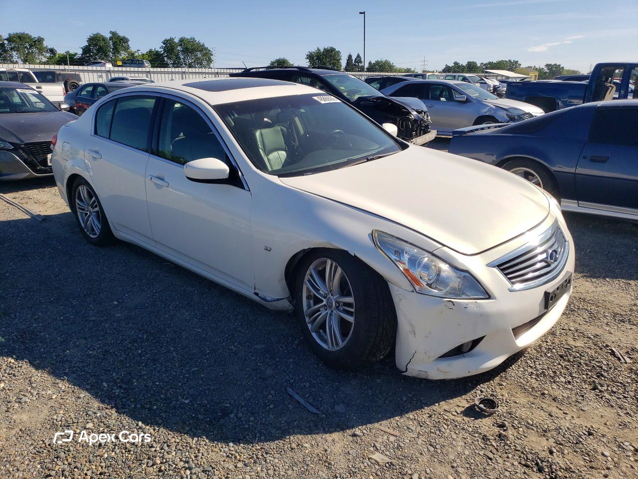 Infiniti Q40 2015