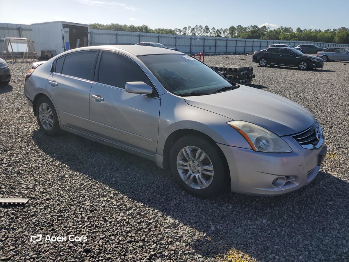 Nissan Altima 2011