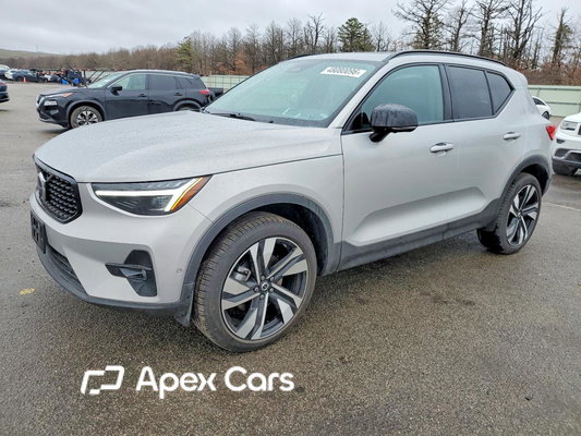 Volvo XC40 2025 - Image 1 of 14