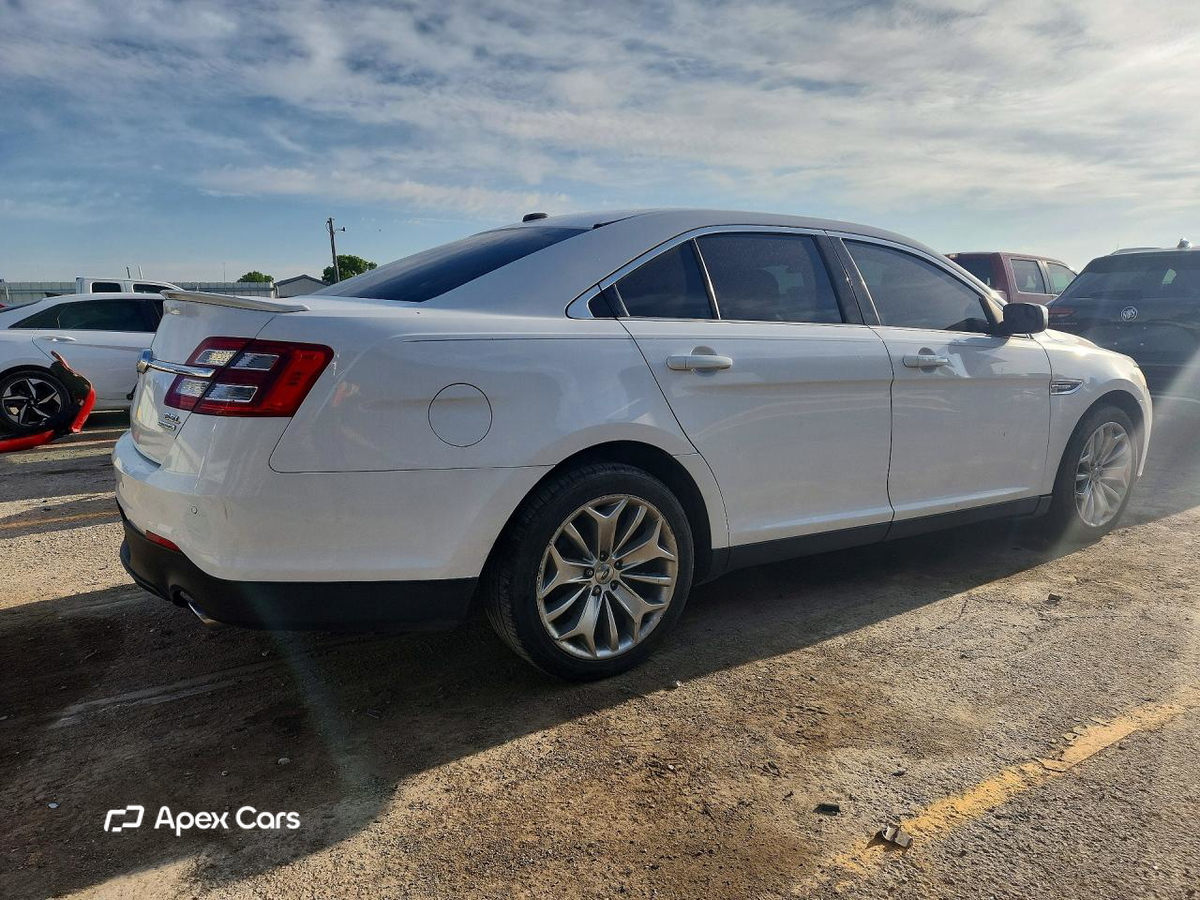 Ford Taurus 2016