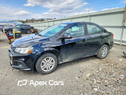 Chevrolet Sonic 2017 - Image 1 of 12