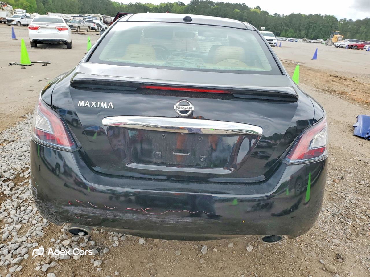 Nissan Maxima 2010