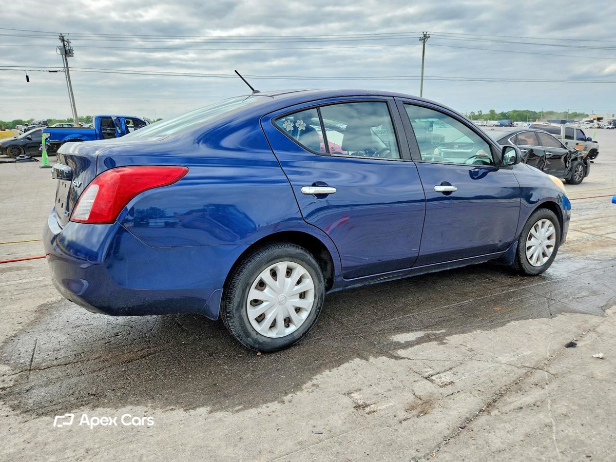 Nissan Versa 2012