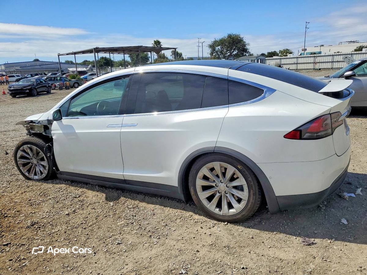 Tesla Model X 2020