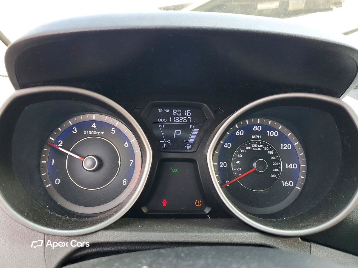 Hyundai Elantra 2012