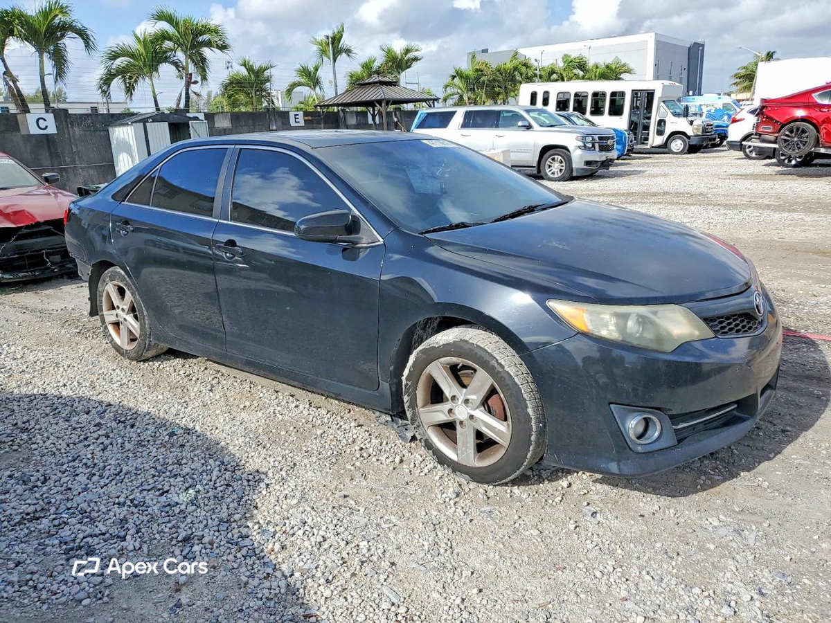 Toyota Camry 2012
