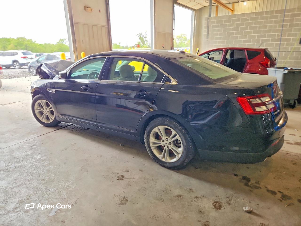 Ford Taurus 2016
