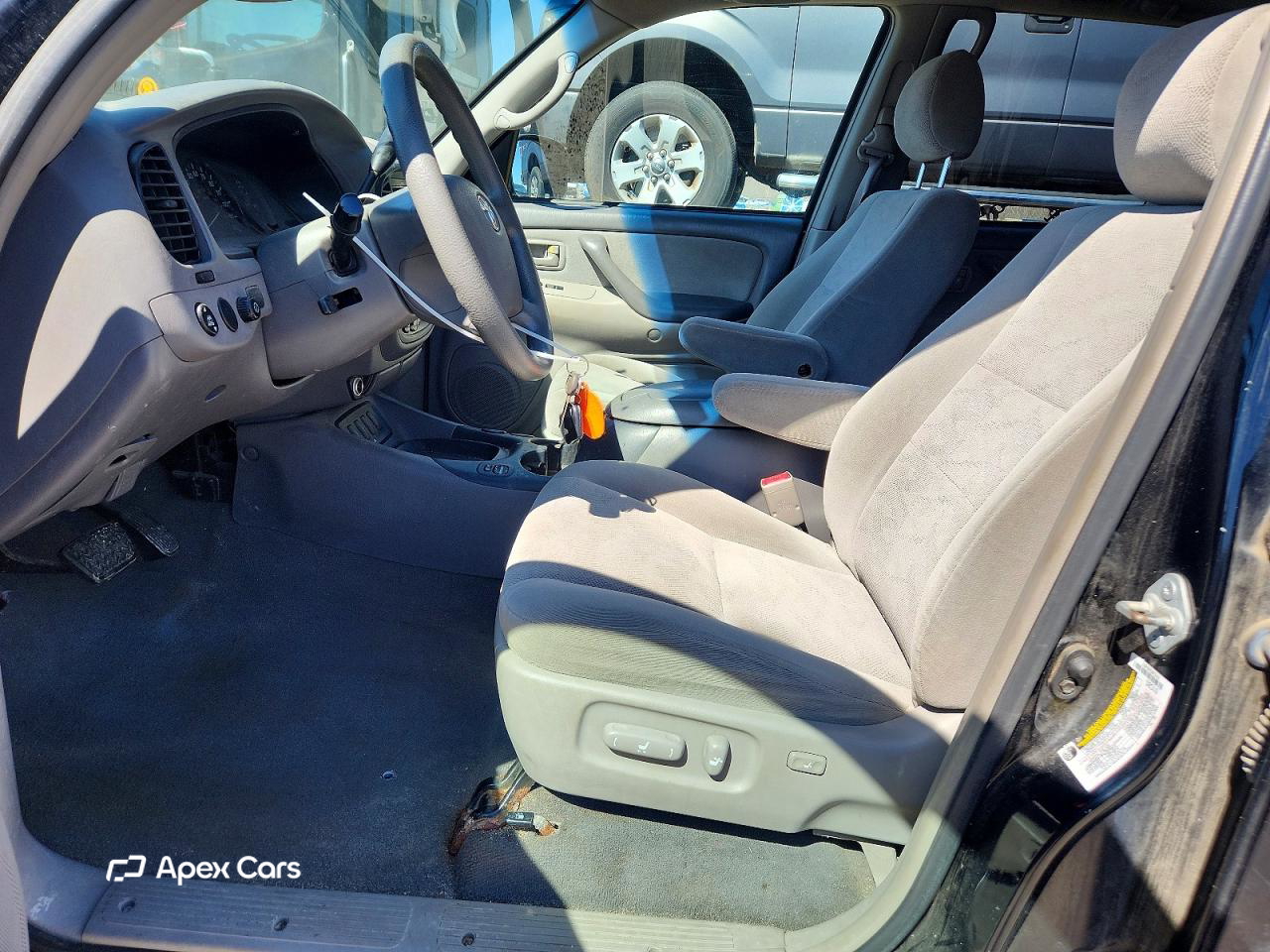 Toyota Sequoia 2005