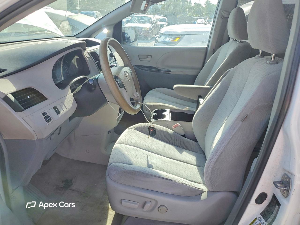 Toyota Sienna 2012
