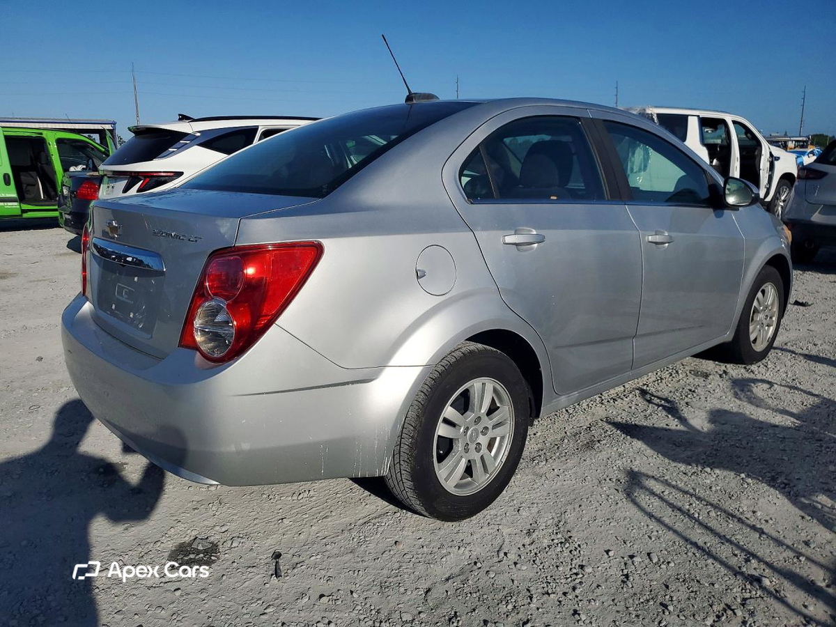 Chevrolet Sonic 2015