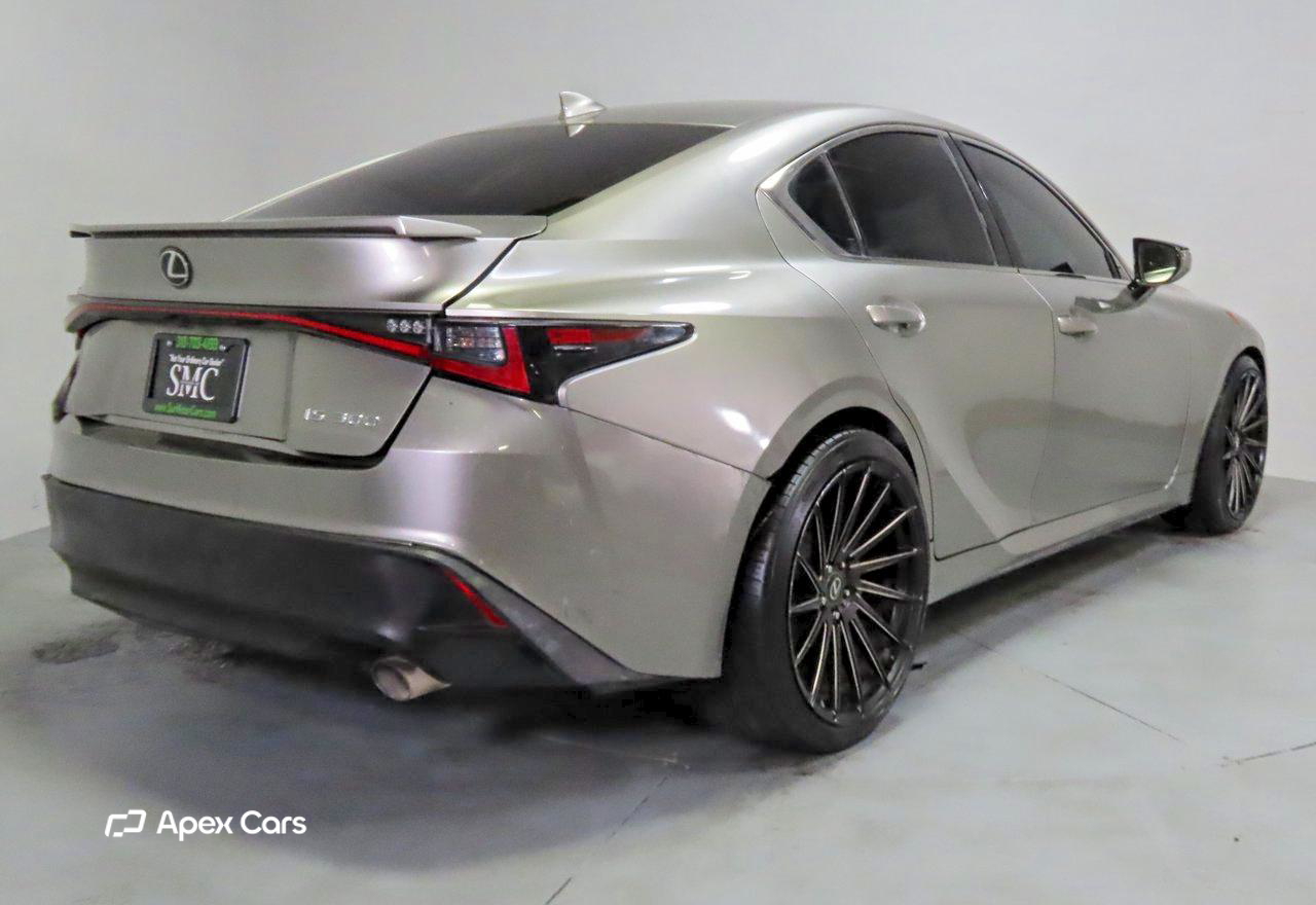 Lexus IS 2021