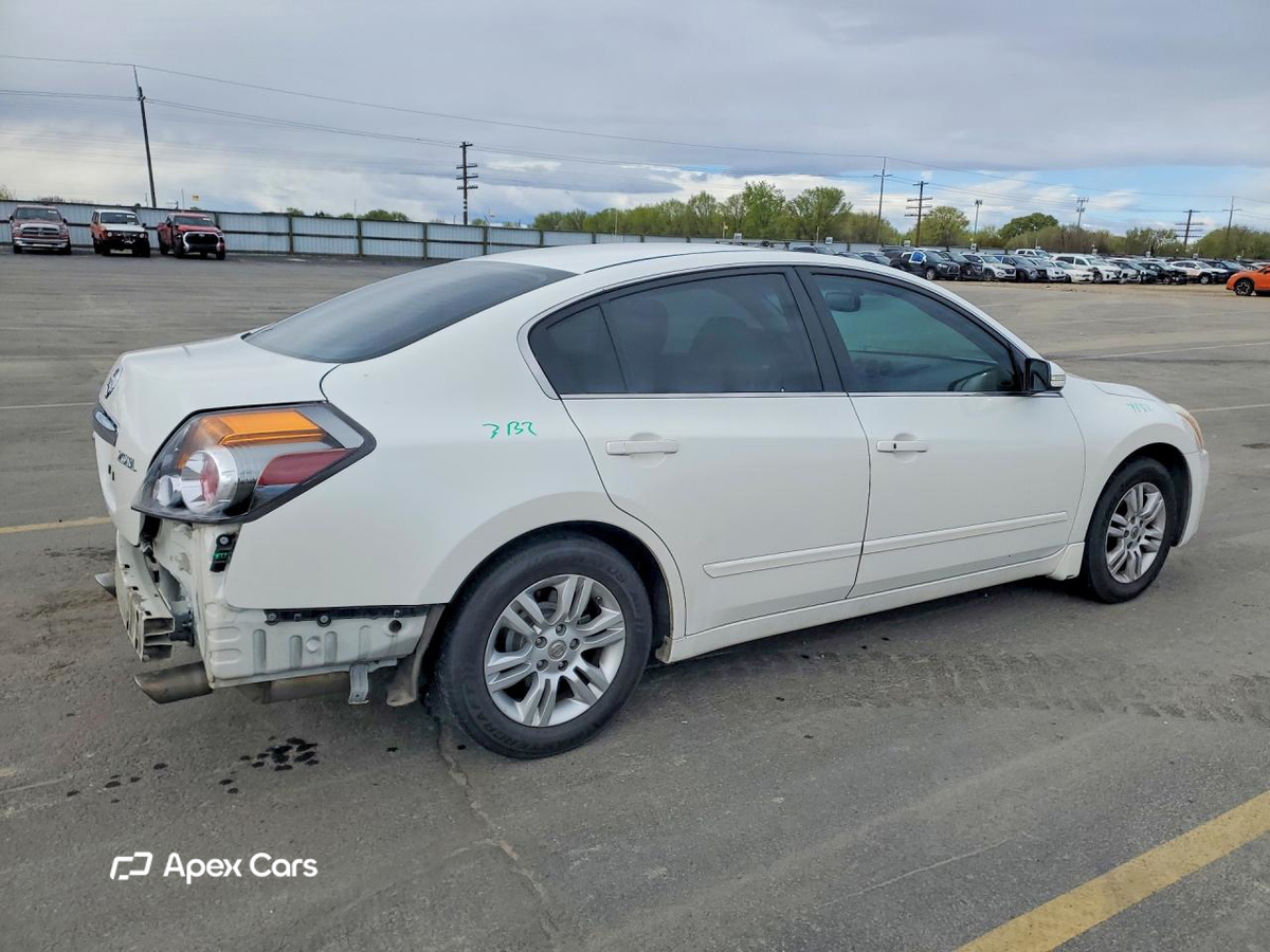 Nissan Altima 2011
