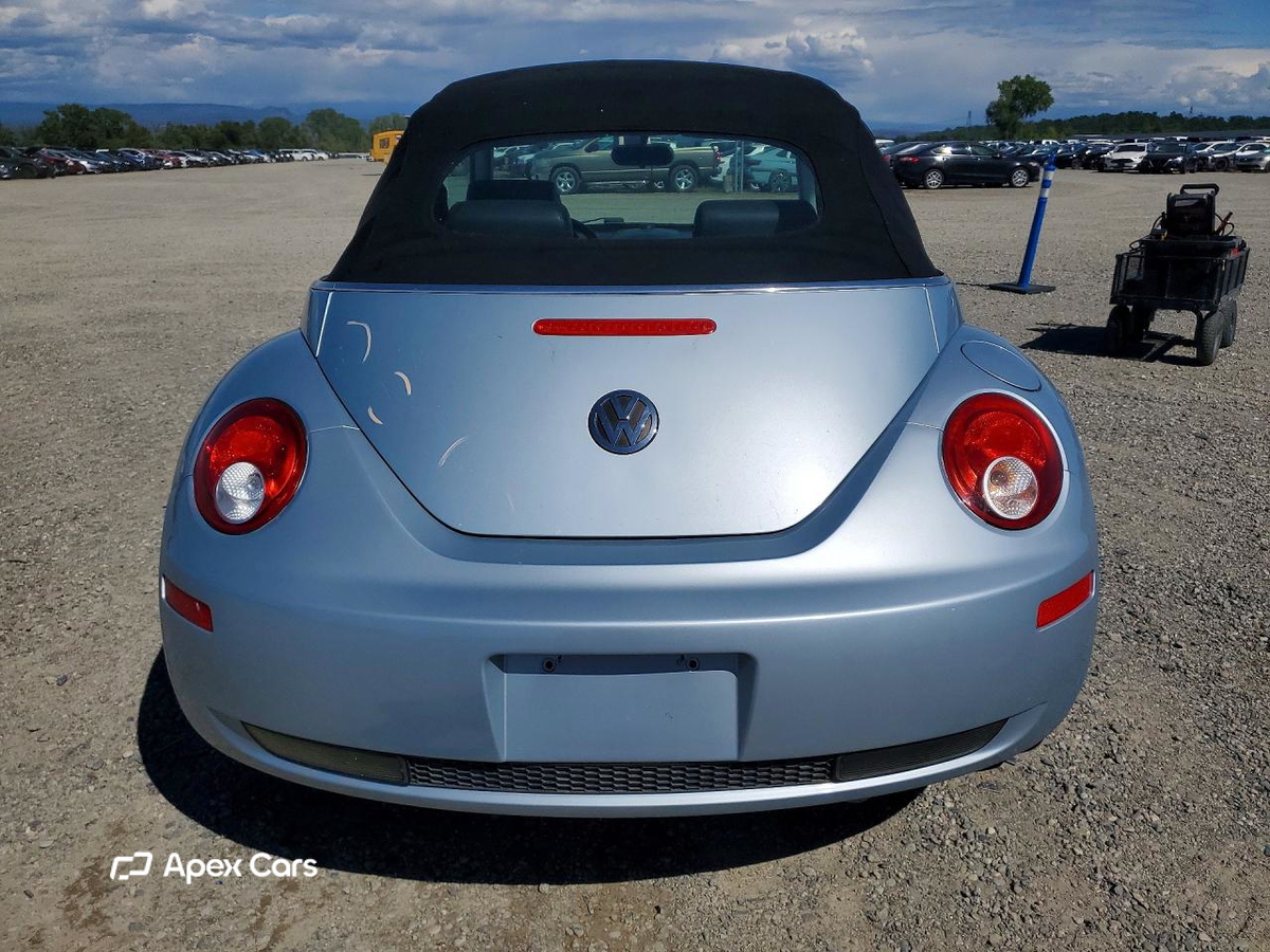 Volkswagen Beetle 2010